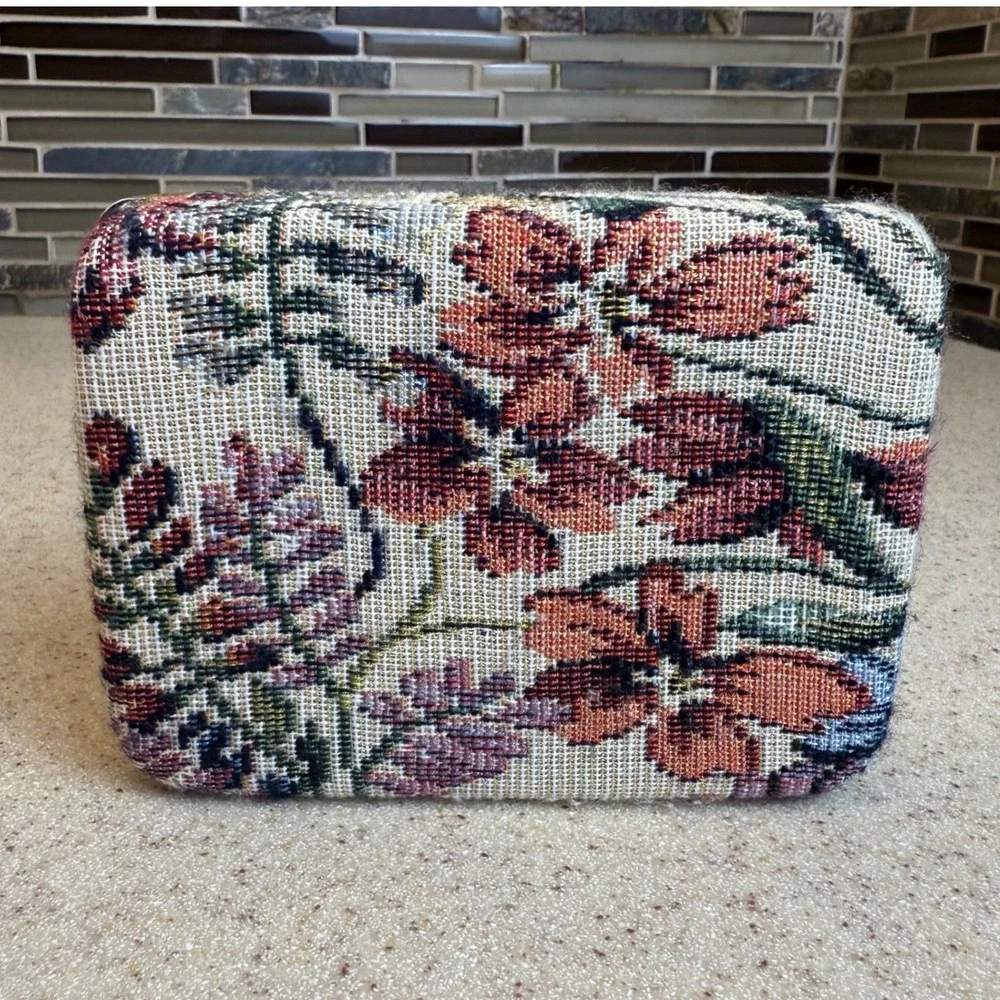 VTG Floral Tapestry Jewelry Travel Case Gold Metal Frame Clam Shell Organizer